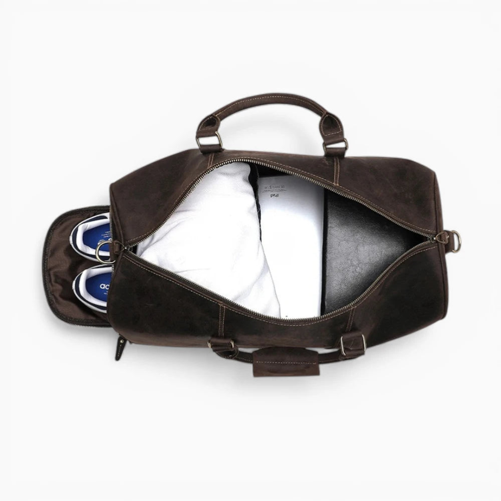 Sac de voyage en cuir pour homme modèle Monaco par Élégance Cuir, style duffel avec poignées et bandoulière.