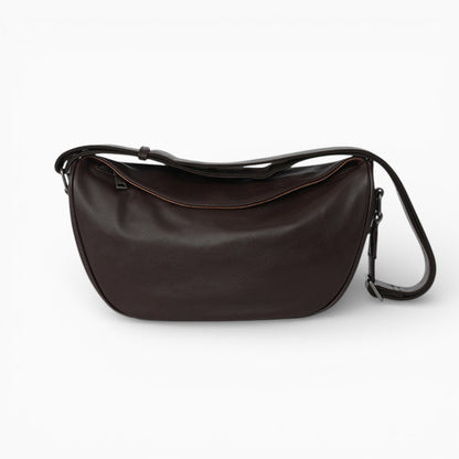 Sac banane en cuir marron pour femme Élégance Cuir, modèle Pépite, vue de face avec détails élégants.