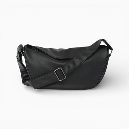 Sac banane en cuir noir pour femme, modèle Pépite d'Élégance Cuir, vue de face mettant en avant son design élégant.