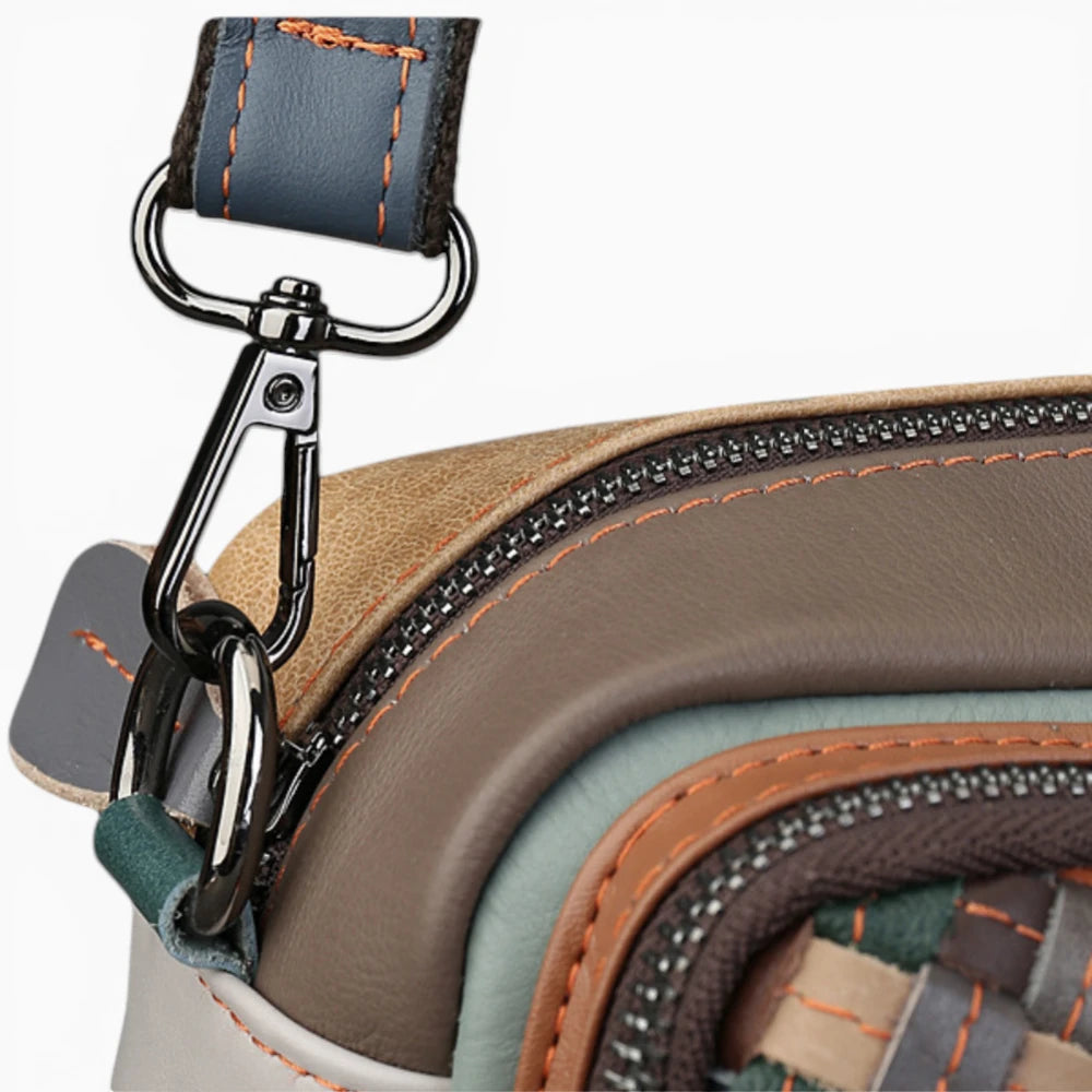 Sac bandoulière en cuir multicolore tressé pour femme, modèle Voyageuse 70s de la marque Élégance Cuir vue details