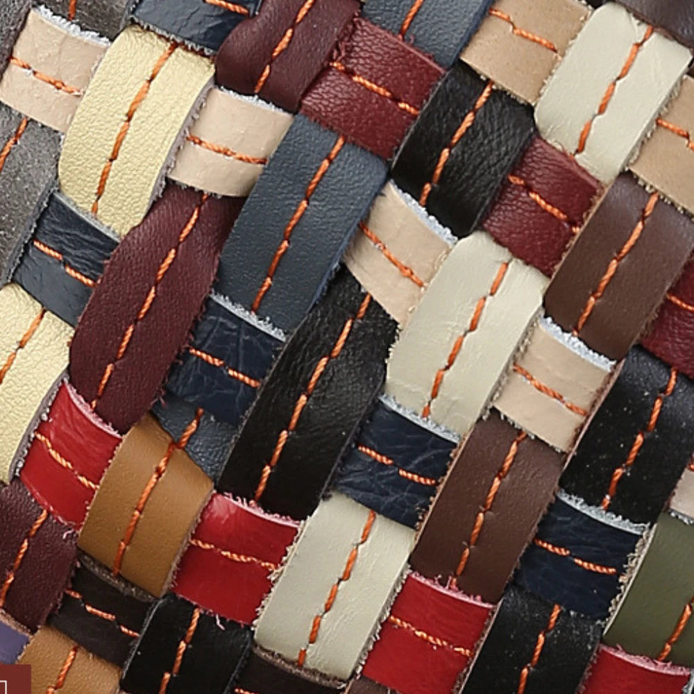Sac bandoulière en cuir multicolore tressé pour femme, modèle Voyageuse 70s de la marque Élégance Cuir zoom sur cuir