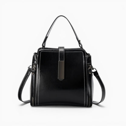 Sac bandoulière noir en cuir pour femme modèle Elise de la marque Élégance Cuir, avec une finition élégante et des détails raffinés.