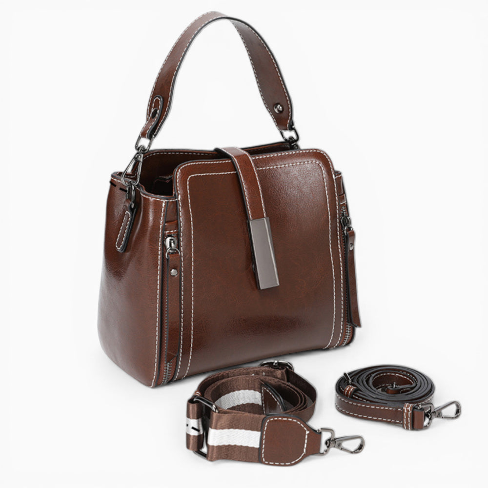 Sac bandoulière en cuir pour femme modèle Elise de la marque Élégance Cuir, avec une finition élégante et des détails raffinés.