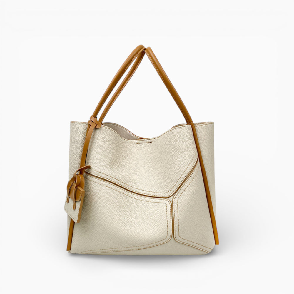 Sac bandoulière en cuir pour femme, modèle structuré Clémence d'Élégance Cuir, avec une finition élégante et contemporaine.