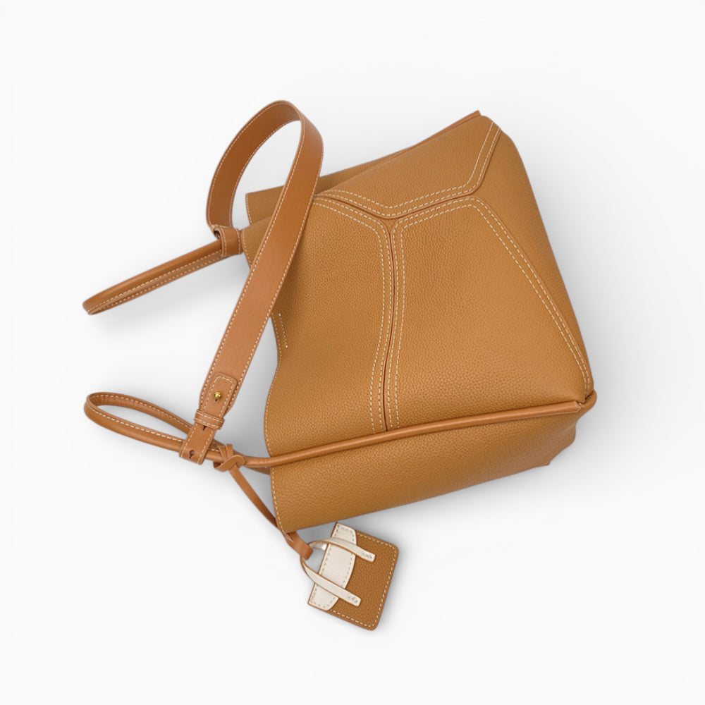 Sac bandoulière en cuir structuré modèle Clémence pour femme, couleur élégante et design raffiné d'Élégance Cuir.