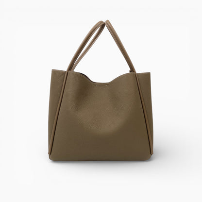 Sac bandoulière en cuir structuré pour femme modèle Clémence d'Élégance Cuir, avec finition élégante et design pratique.