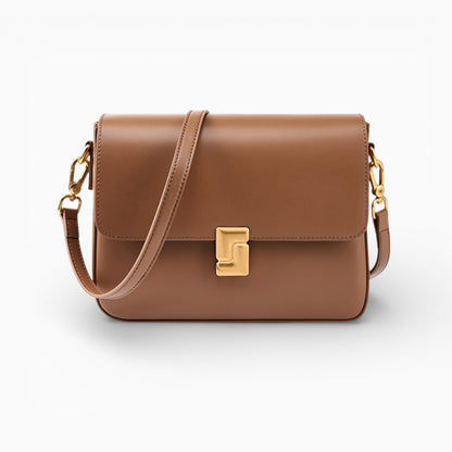 Sac bandoulière en cuir brun clair pour femme, modèle Céline avec rabat et fermoir métallique, vue de face.