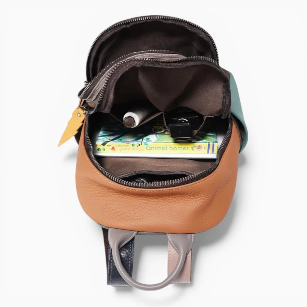 Sac à dos en cuir multicolore pour femme avec poche avant, modèle Joyeux de la marque Élégance Cuir, vue intérieure