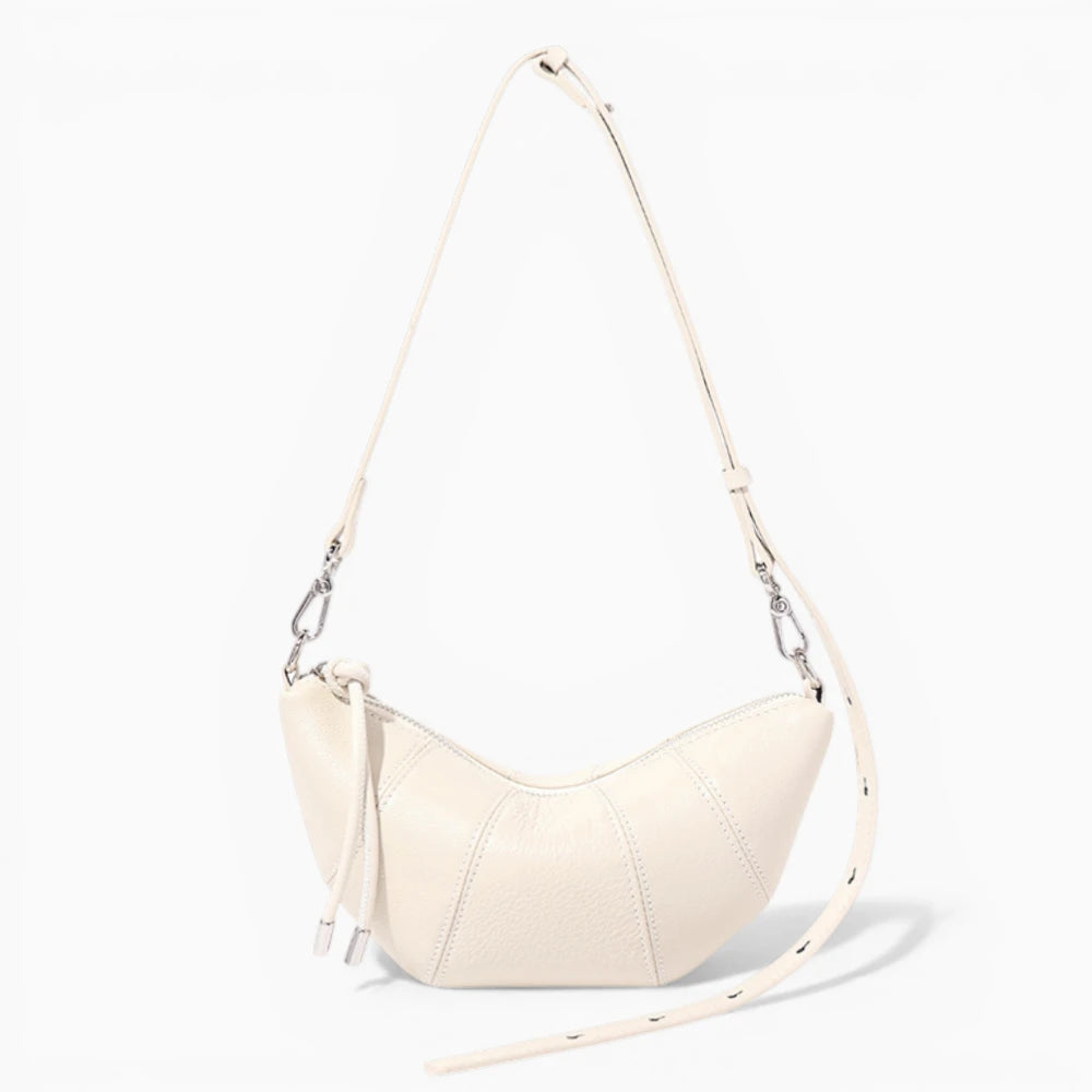 Sac à main en cuir demi-lune pour femme modèle Mademoiselle de la marque Élégance Cuir, vue de face