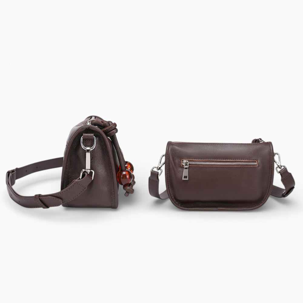 Sac bandoulière en cuir marron pour femme, modèle compact horizontal Manon d'Élégance Cuir, vu de dos.