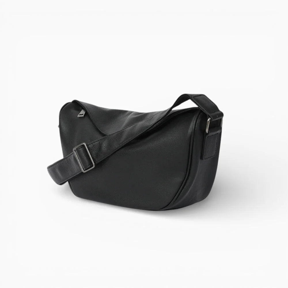 Sac banane en cuir marron foncé pour femme, modèle Pépite de la marque Élégance Cuir, élégant et pratique.